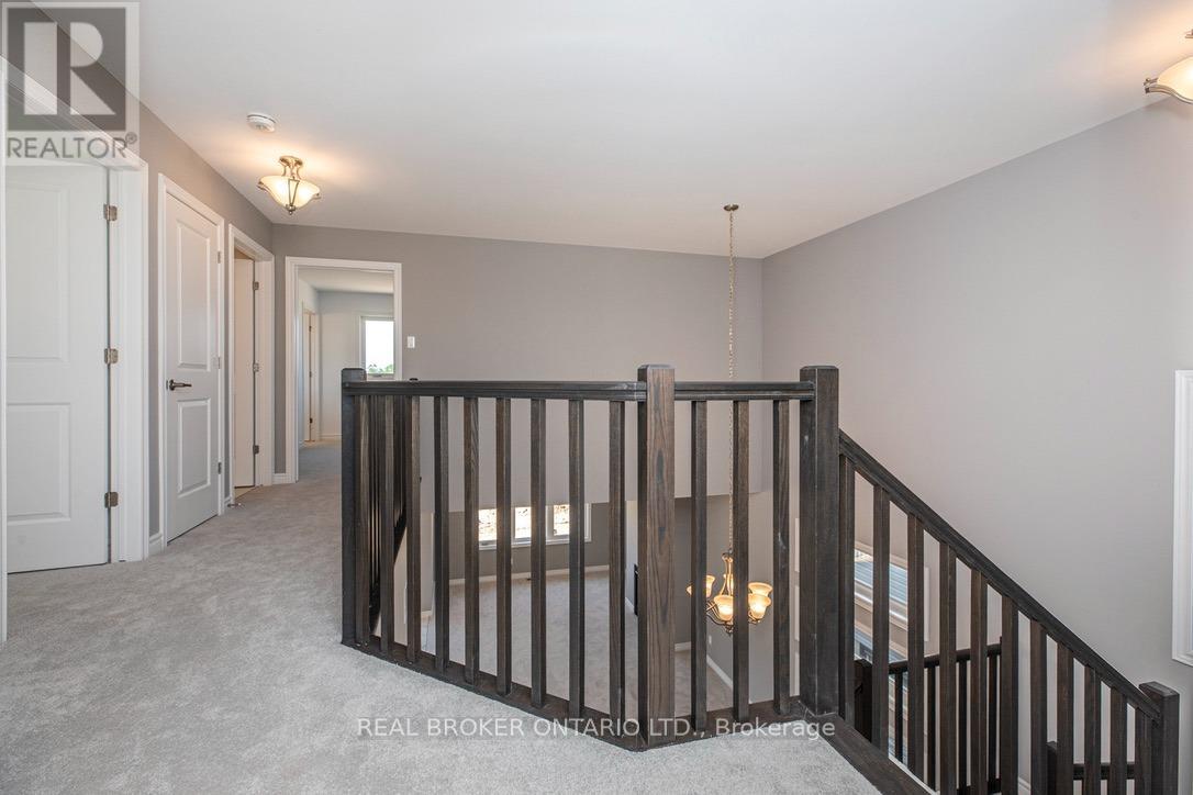 9 Griffith Way W, Carleton Place, Ontario  K7C 0R9 - Photo 12 - X12484650