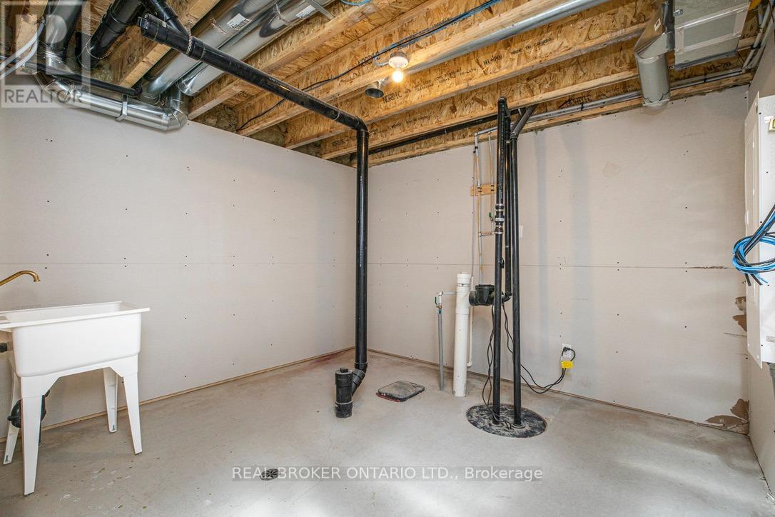 9 Griffith Way W, Carleton Place, Ontario  K7C 0R9 - Photo 25 - X12484650