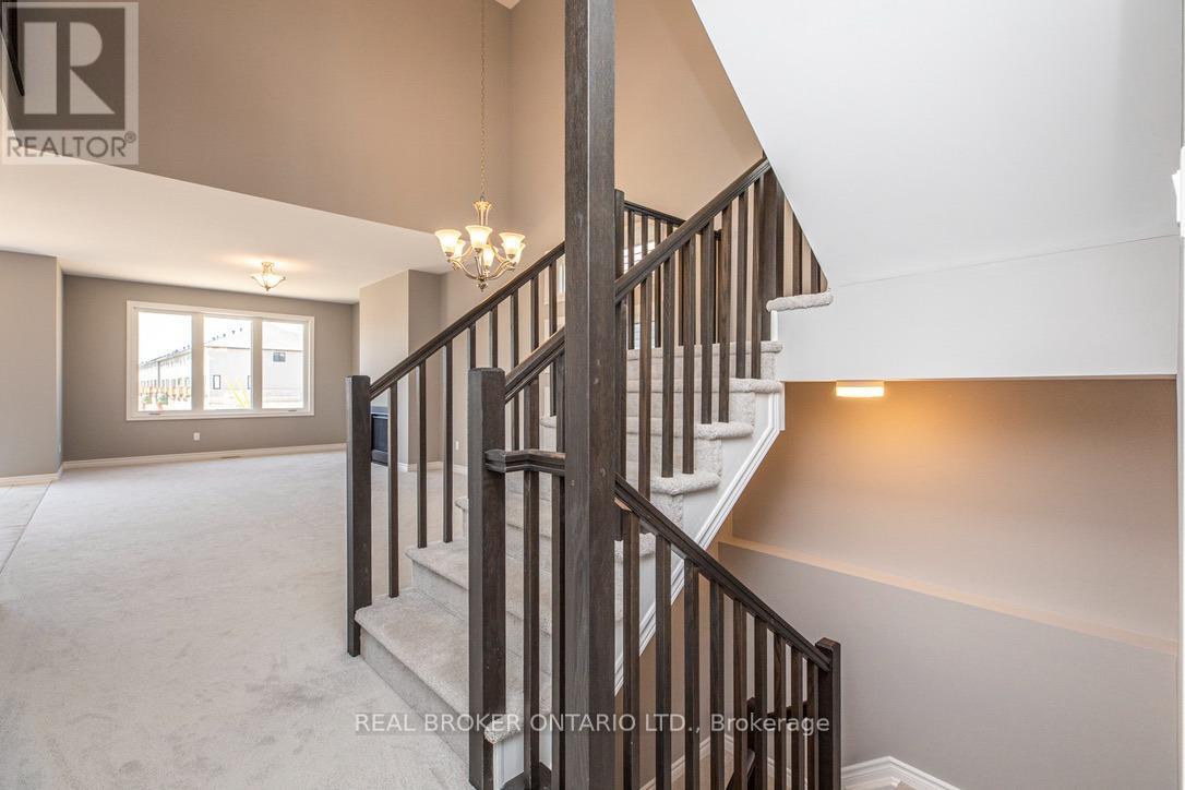 9 Griffith Way W, Carleton Place, Ontario  K7C 0R9 - Photo 4 - X12484650