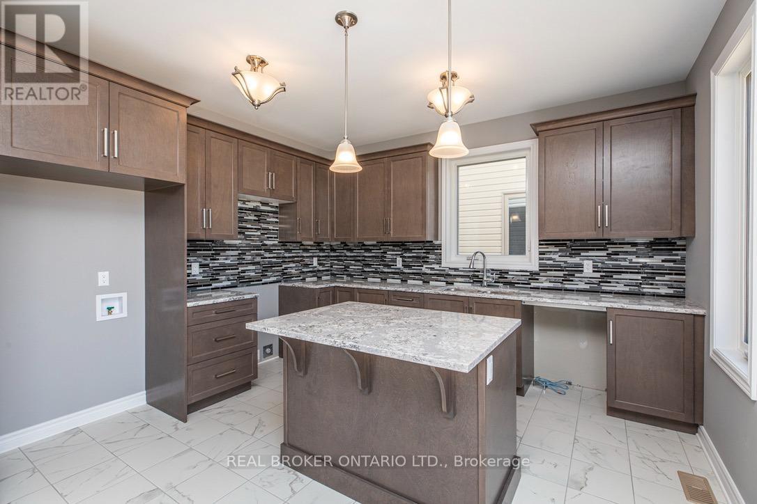 9 Griffith Way W, Carleton Place, Ontario  K7C 0R9 - Photo 6 - X12484650