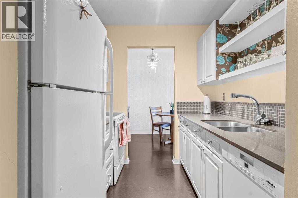 Property at 303, 647 1 Avenue NE image 3