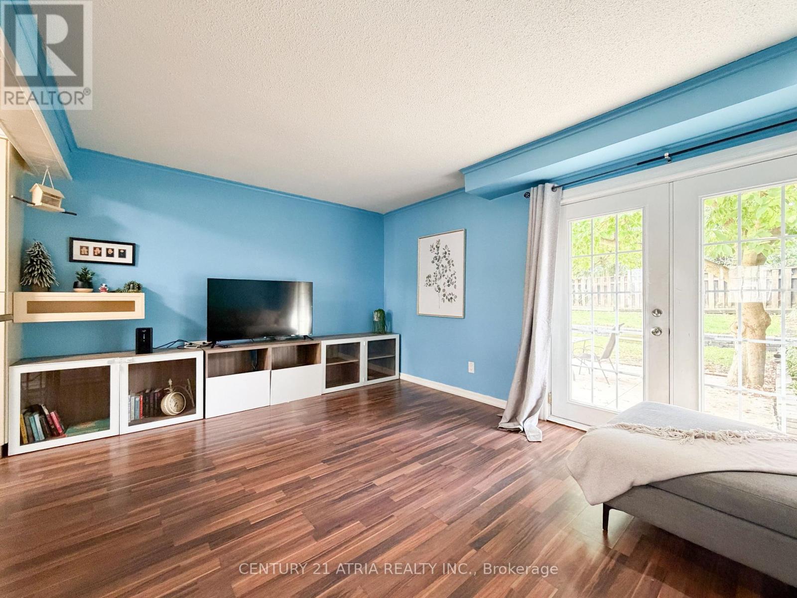 31 Hercules Court, Brampton, Ontario  L6S 1X6 - Photo 2 - W12484577