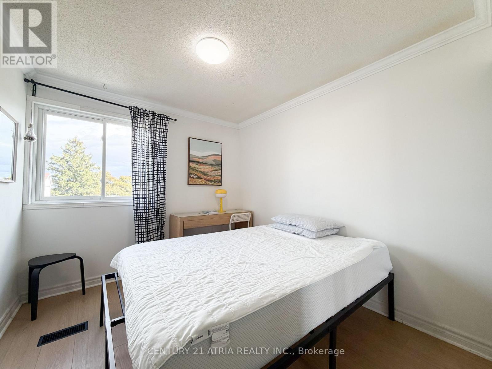 31 Hercules Court, Brampton, Ontario  L6S 1X6 - Photo 9 - W12484577