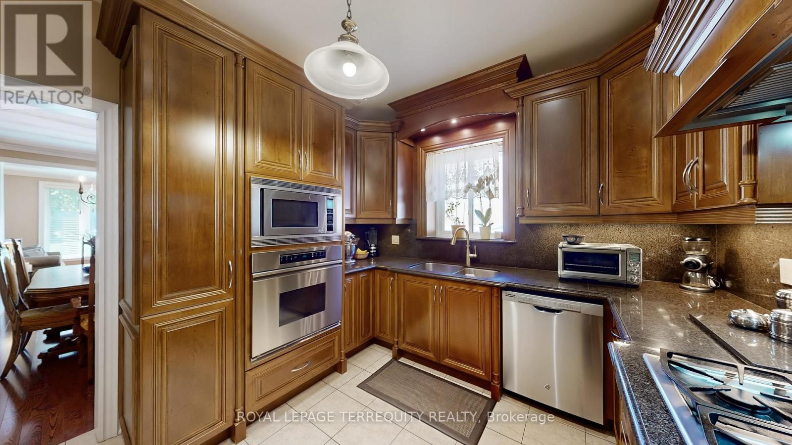 134 Hadrian Drive, Toronto, Ontario  M9W 1V4 - Photo 12 - W12484581