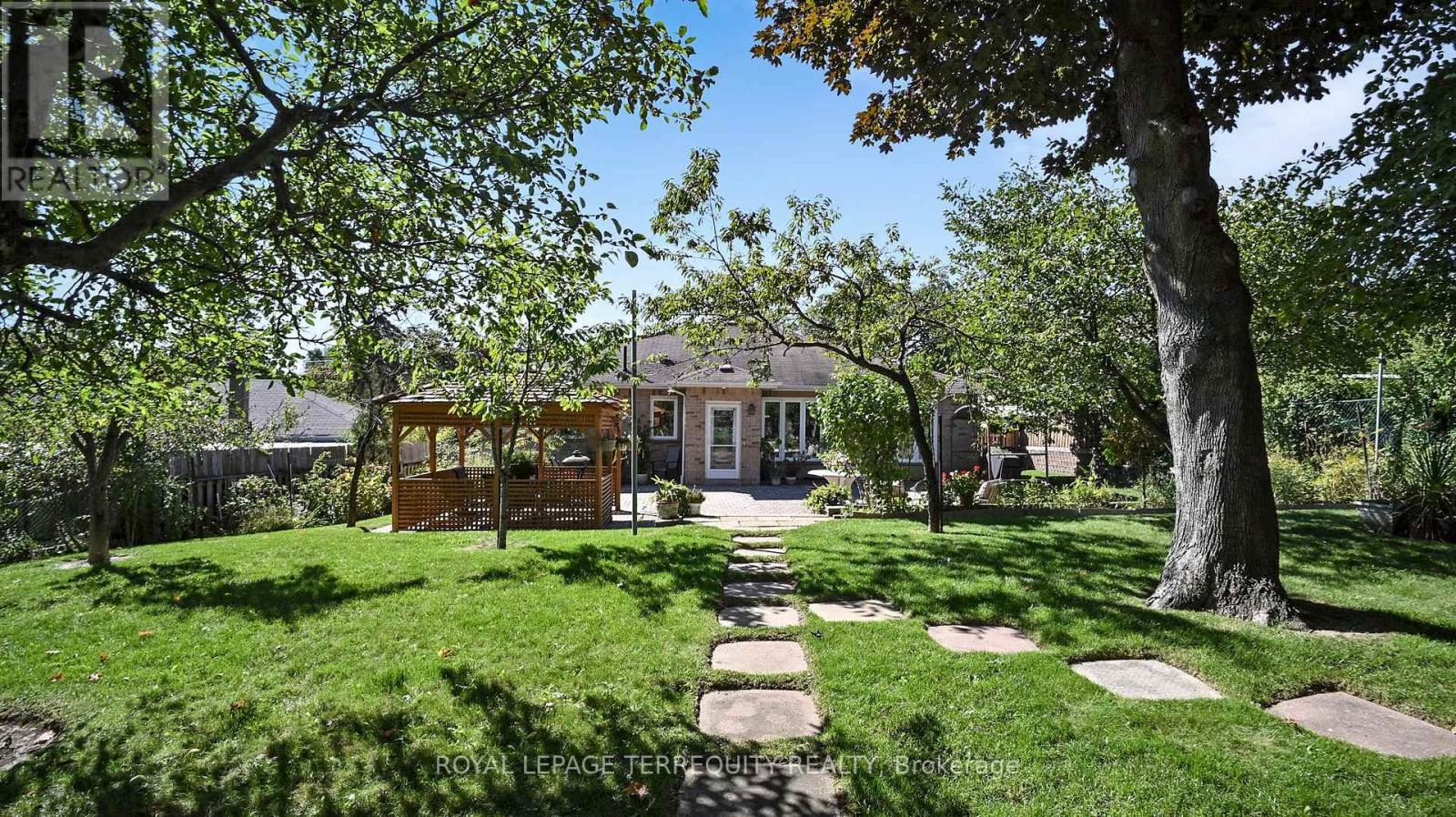 134 Hadrian Drive, Toronto, Ontario  M9W 1V4 - Photo 39 - W12484581