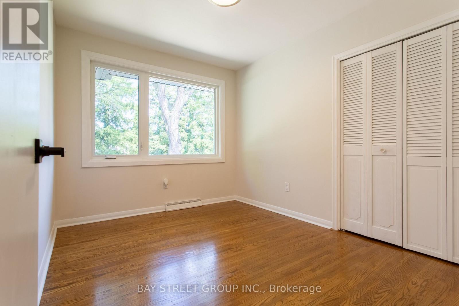 2 Parklane Crescent, St. Catharines, Ontario  L2T 3V1 - Photo 18 - X12484575