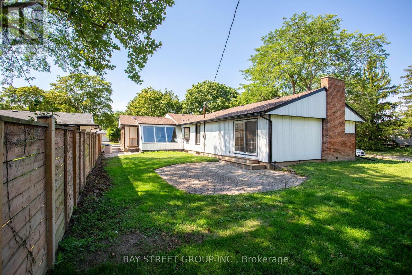 2 Parklane Crescent, St. Catharines, Ontario  L2T 3V1 - Photo 40 - X12484575