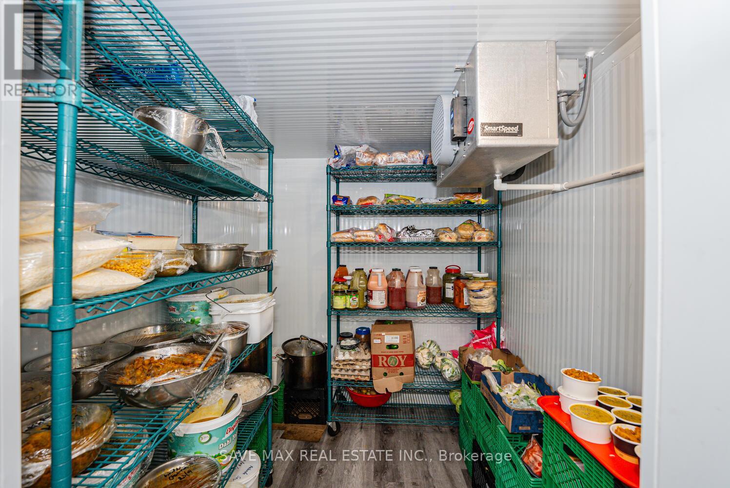 4681 Queen Street, Niagara Falls, Ontario  L2E 2L9 - Photo 13 - X12484576