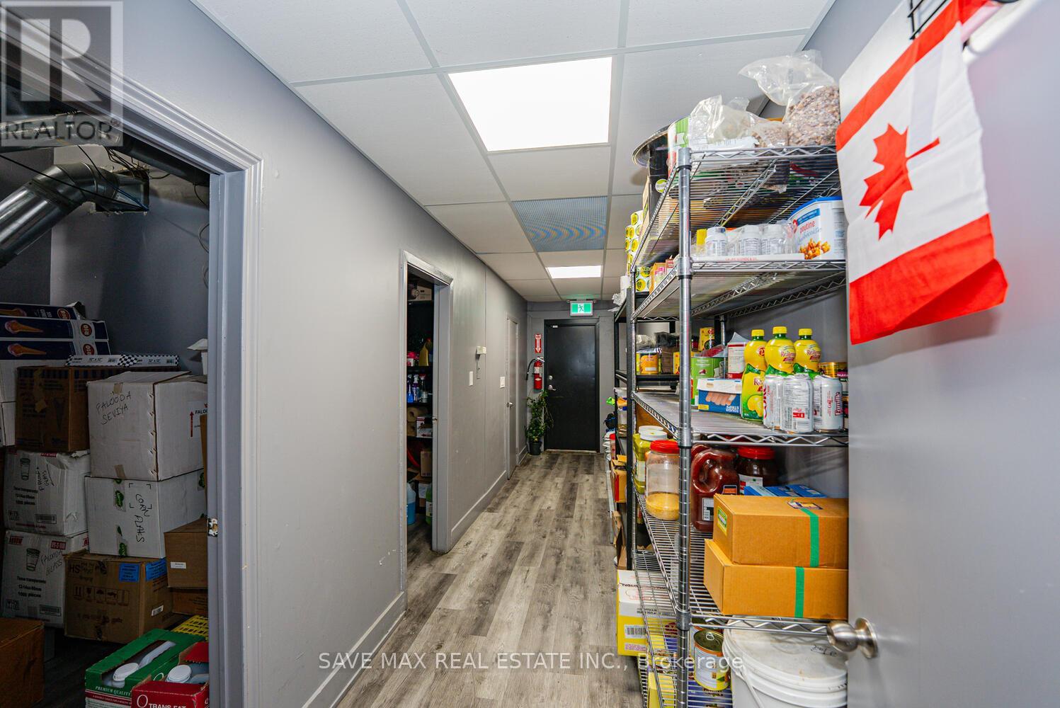 4681 Queen Street, Niagara Falls, Ontario  L2E 2L9 - Photo 14 - X12484576