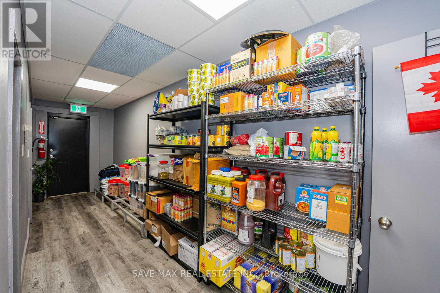 4681 Queen Street, Niagara Falls, Ontario  L2E 2L9 - Photo 15 - X12484576