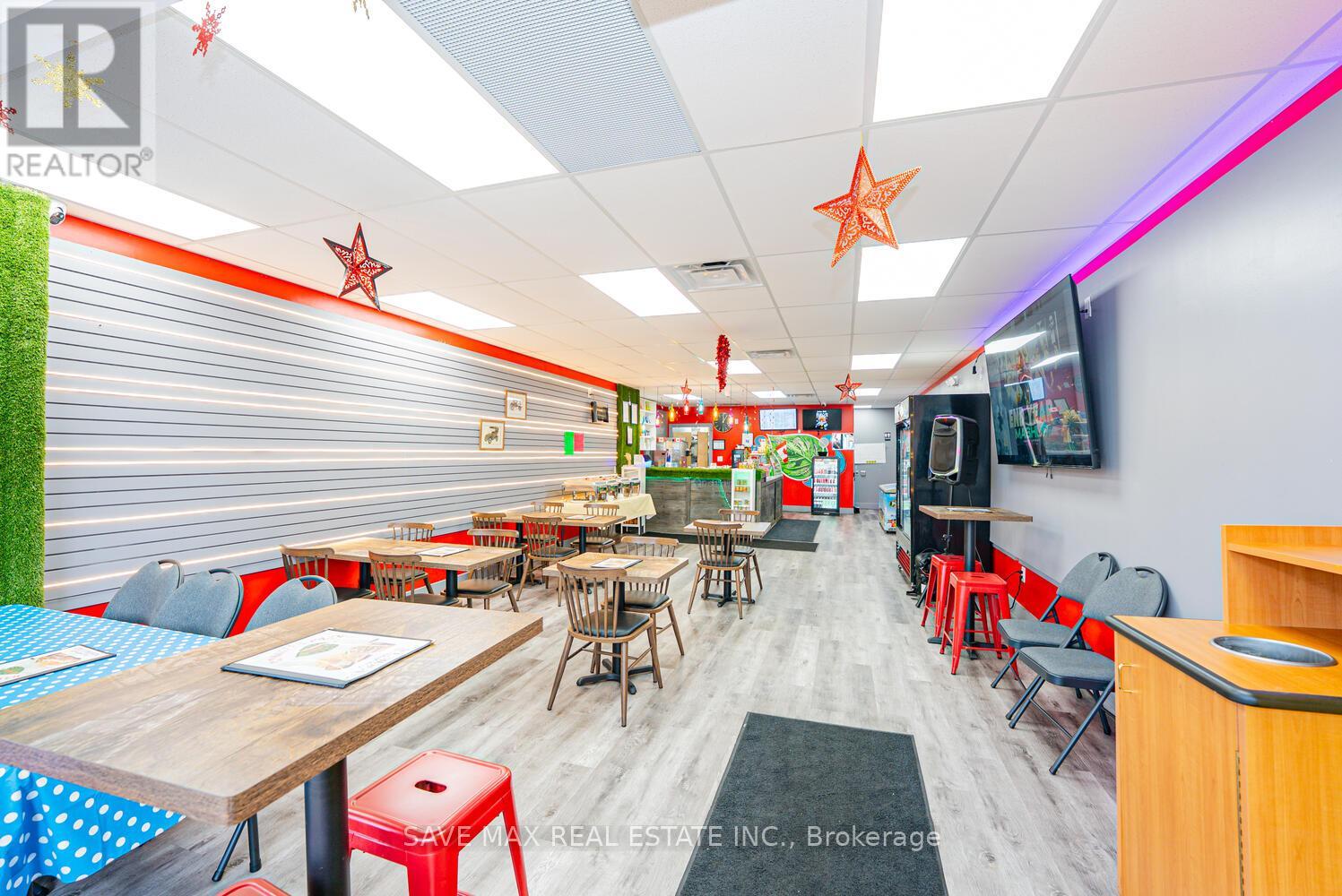 4681 Queen Street, Niagara Falls, Ontario  L2E 2L9 - Photo 18 - X12484576