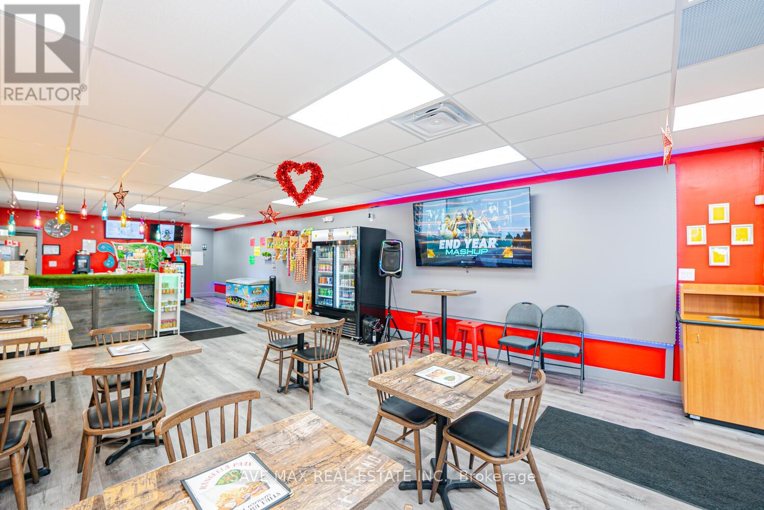 4681 Queen Street, Niagara Falls, Ontario  L2E 2L9 - Photo 19 - X12484576