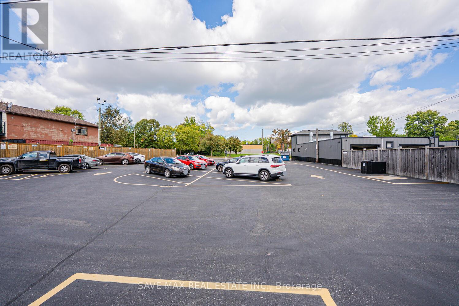 4681 Queen Street, Niagara Falls, Ontario  L2E 2L9 - Photo 33 - X12484576