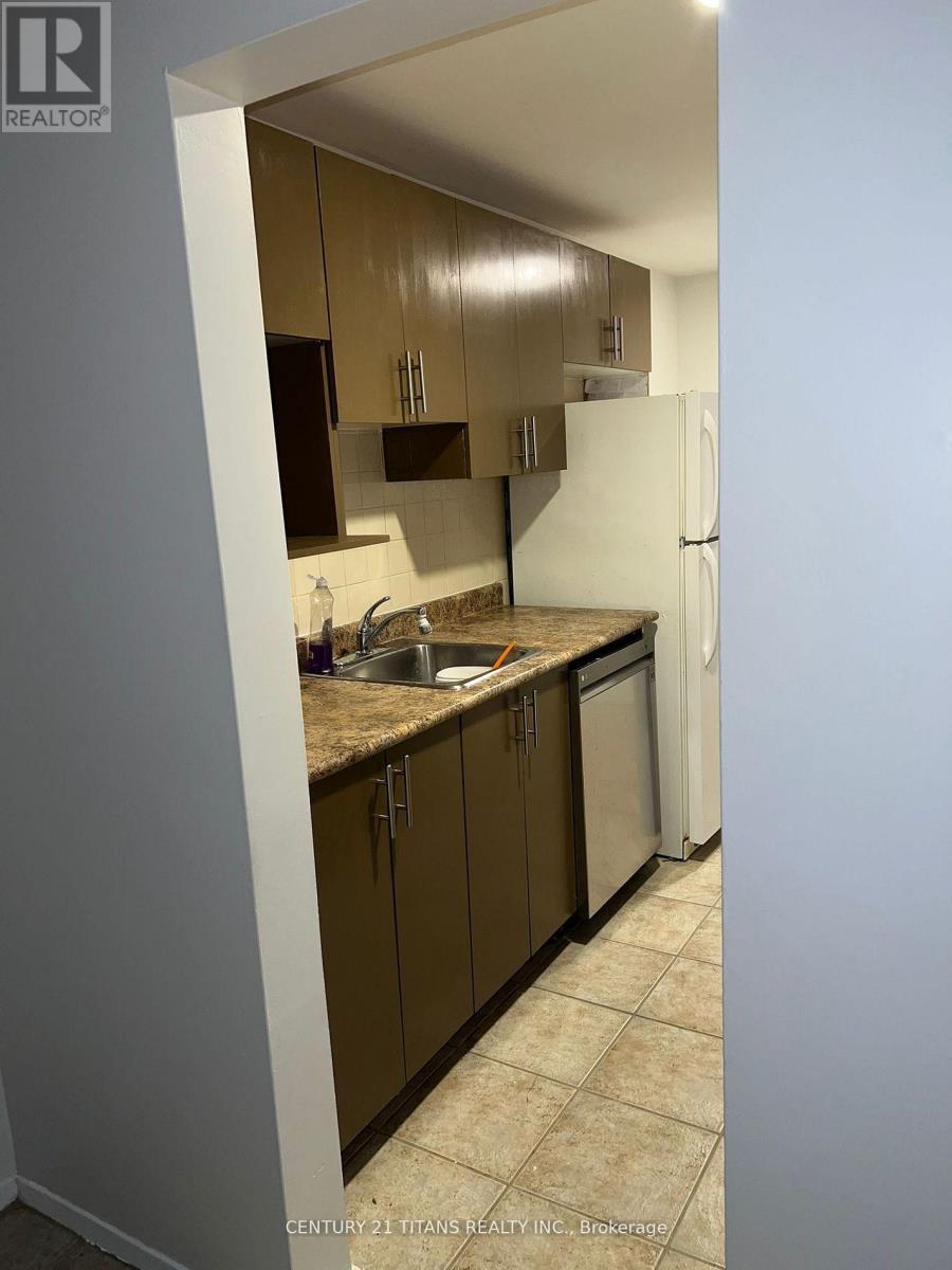 702 - 931 Wonderland Road, London South, Ontario  N6K 2X6 - Photo 5 - X12484598