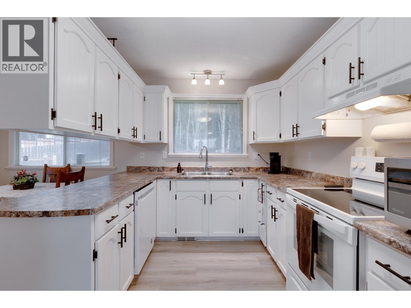 4882 North Meadow Road, Prince George, British Columbia  V2K 4E6 - Photo 2 - R3062258