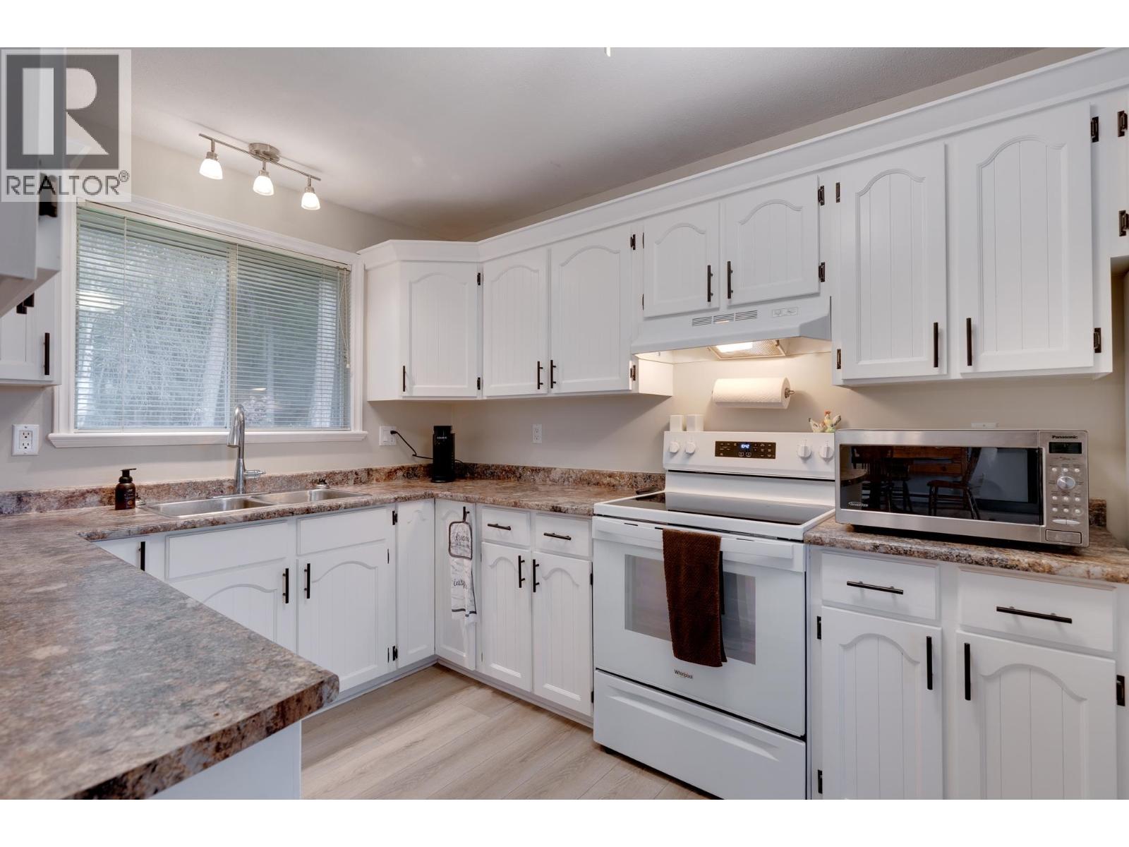 4882 North Meadow Road, Prince George, British Columbia  V2K 4E6 - Photo 3 - R3062258