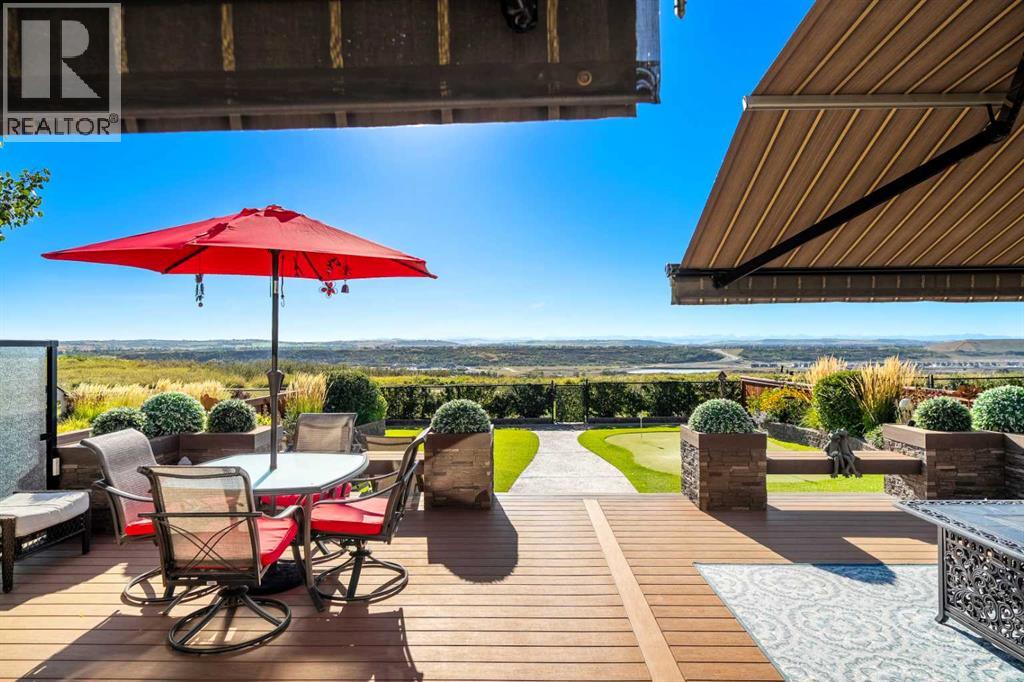 Property at 35 Cranarch Terrace SE image 2