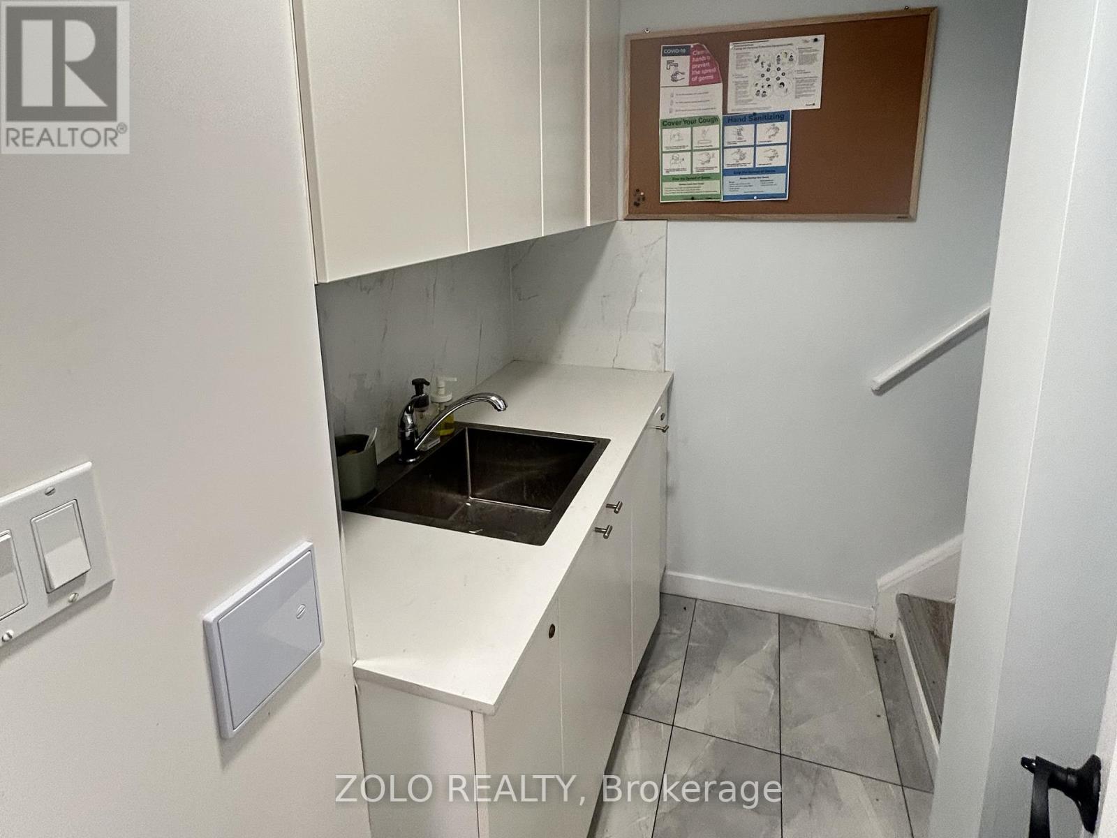 #a - 371 Oakwood Avenue, Toronto, Ontario  M6E 2W1 - Photo 8 - C12484611