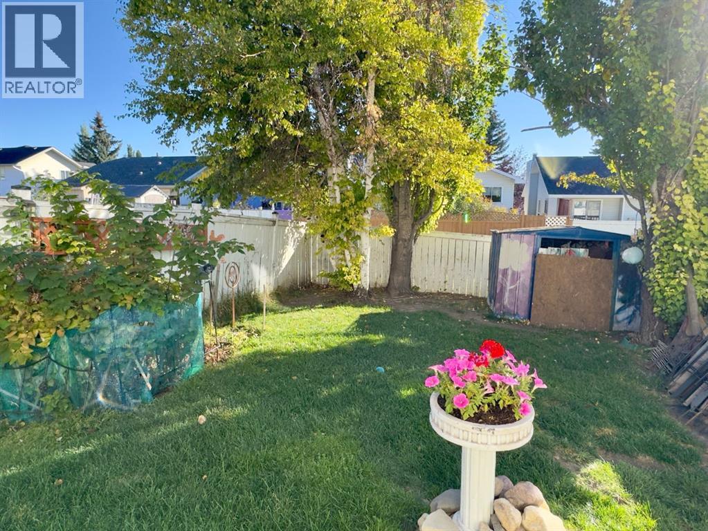 129 Coventry Place Ne, Calgary, Alberta  T3K 4A6 - Photo 4 - A2263005