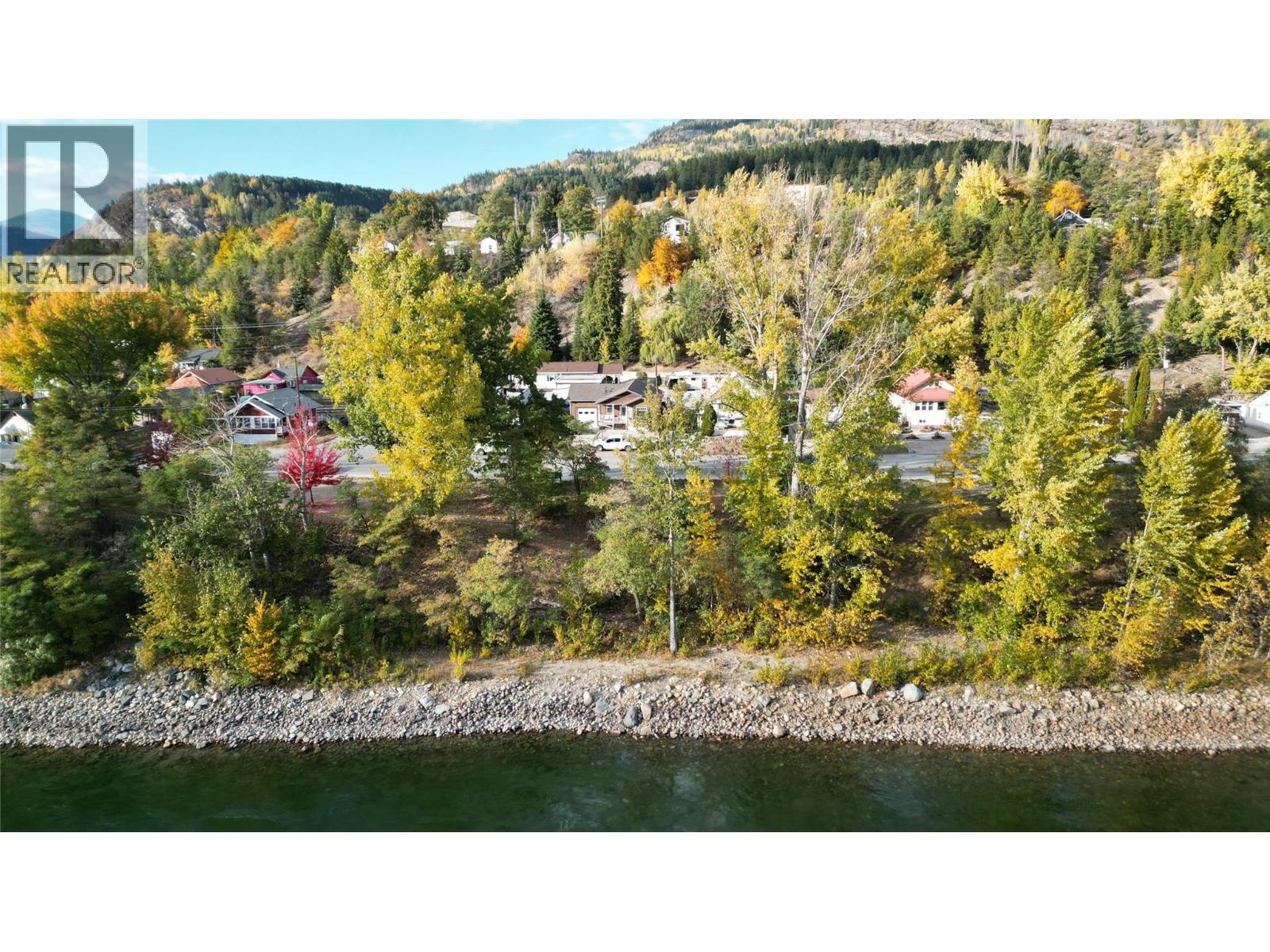 2311 Columbia Avenue, Trail, British Columbia  V1R 1L2 - Photo 9 - 10366204