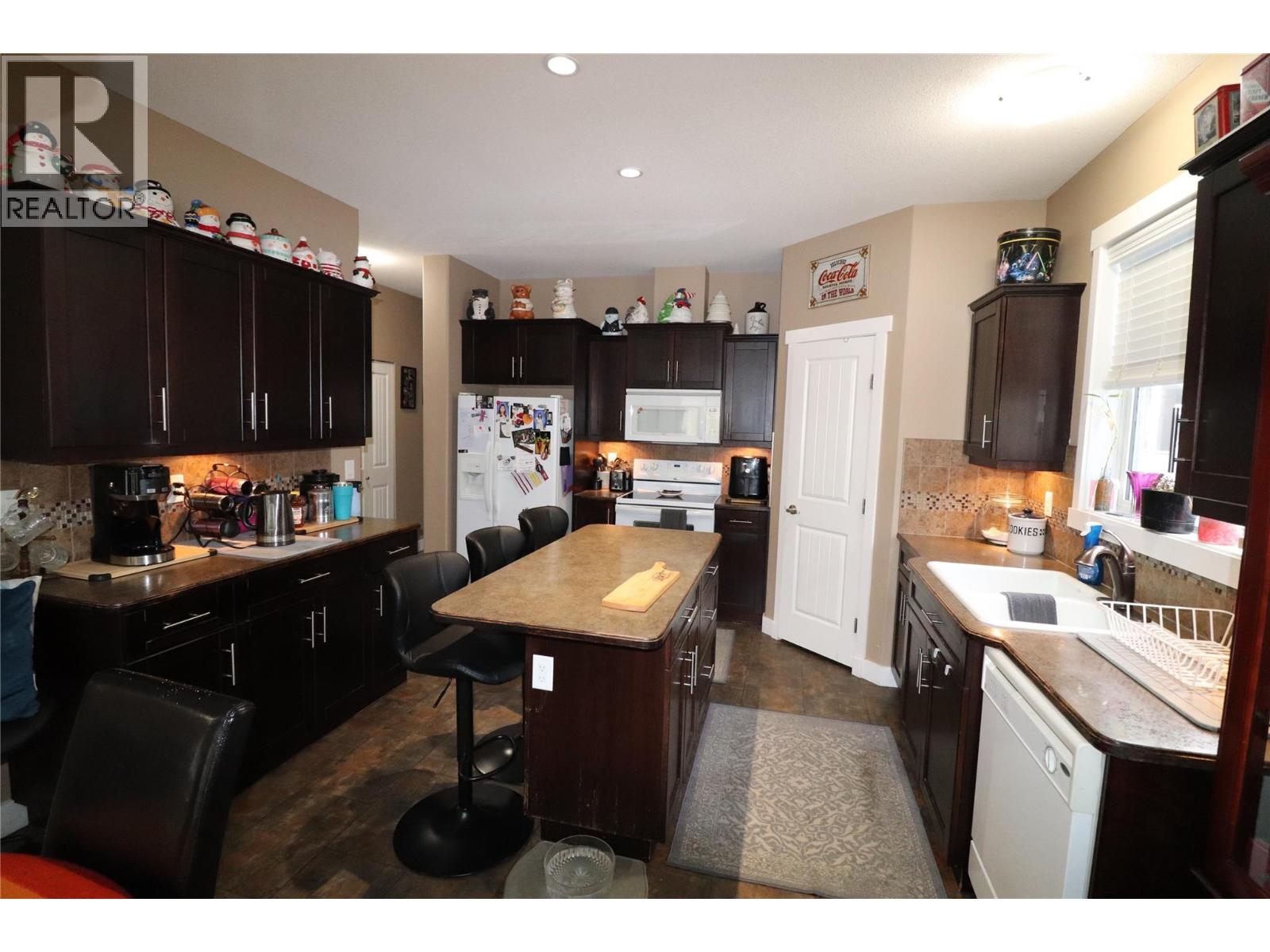 2311 Columbia Avenue, Trail, British Columbia  V1R 1L2 - Photo 24 - 10366204