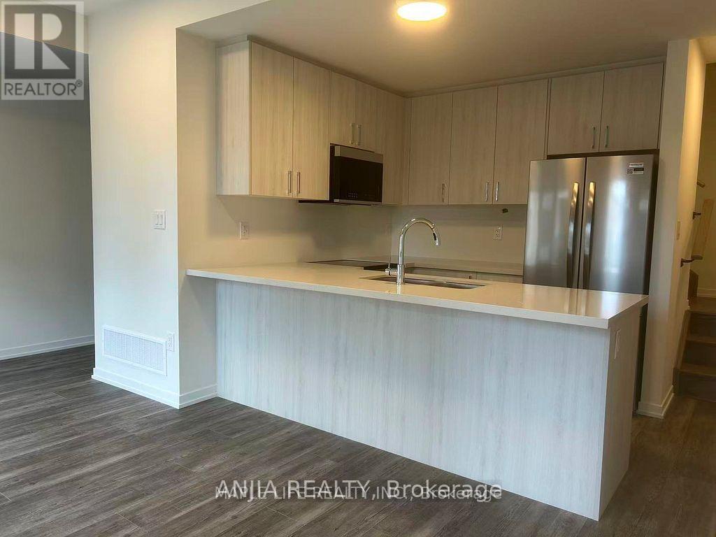 182 Matawin Lane, Richmond Hill, Ontario  L4B 3X9 - Photo 10 - N12484629