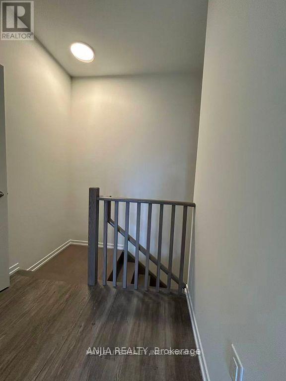 182 Matawin Lane, Richmond Hill, Ontario  L4B 3X9 - Photo 3 - N12484629