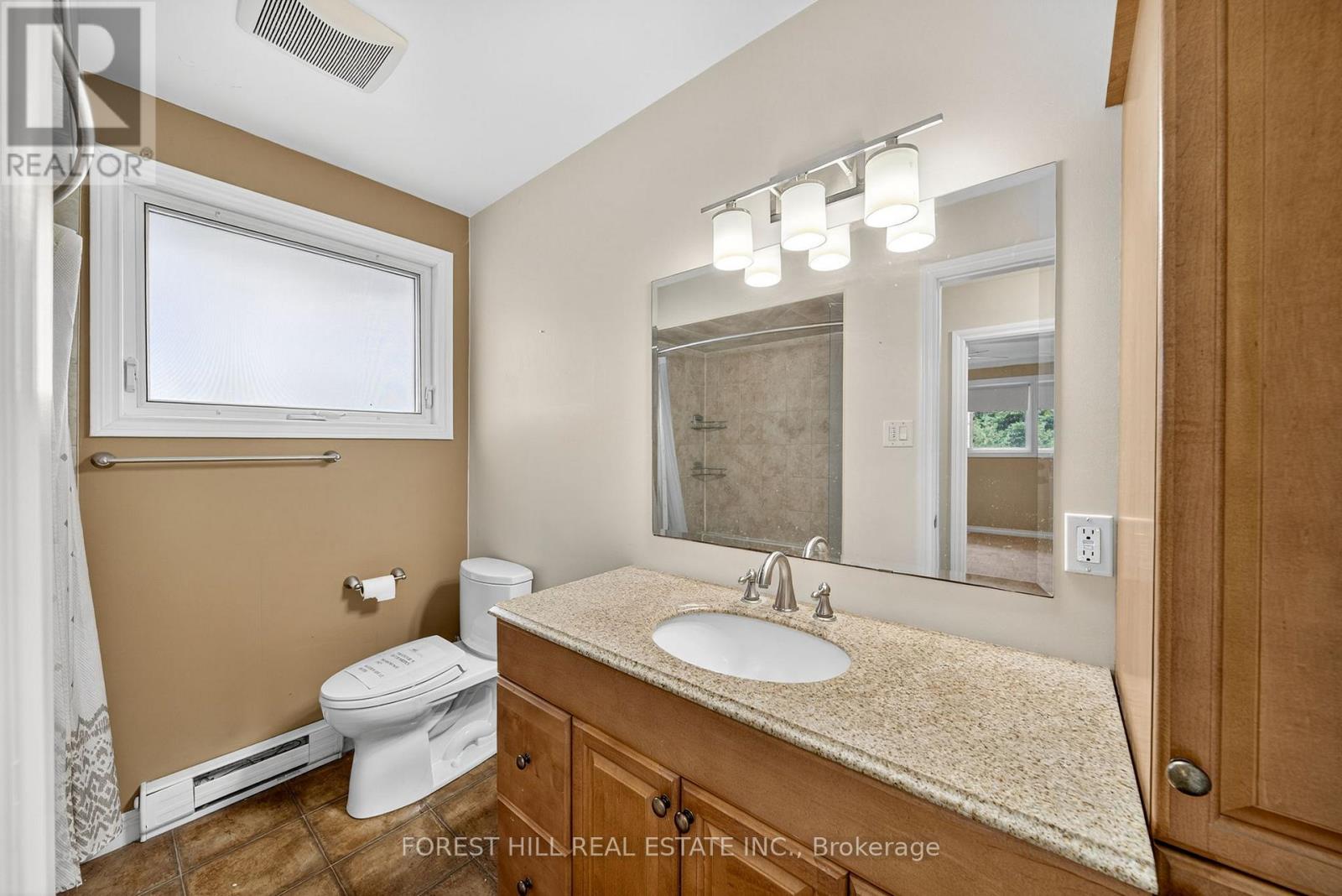 233 Rose Street, Barrie (Wellington), Ontario  L4M 2V3 - Photo 13 - S12484618