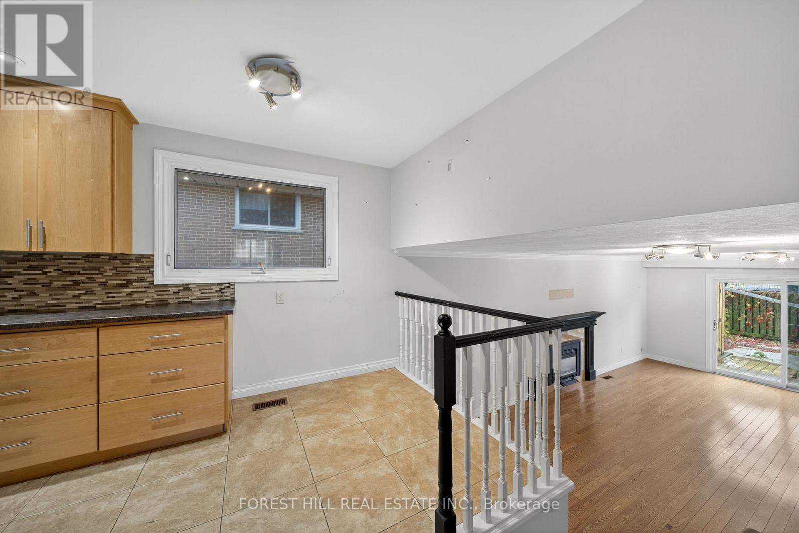 233 Rose Street, Barrie (Wellington), Ontario  L4M 2V3 - Photo 19 - S12484618