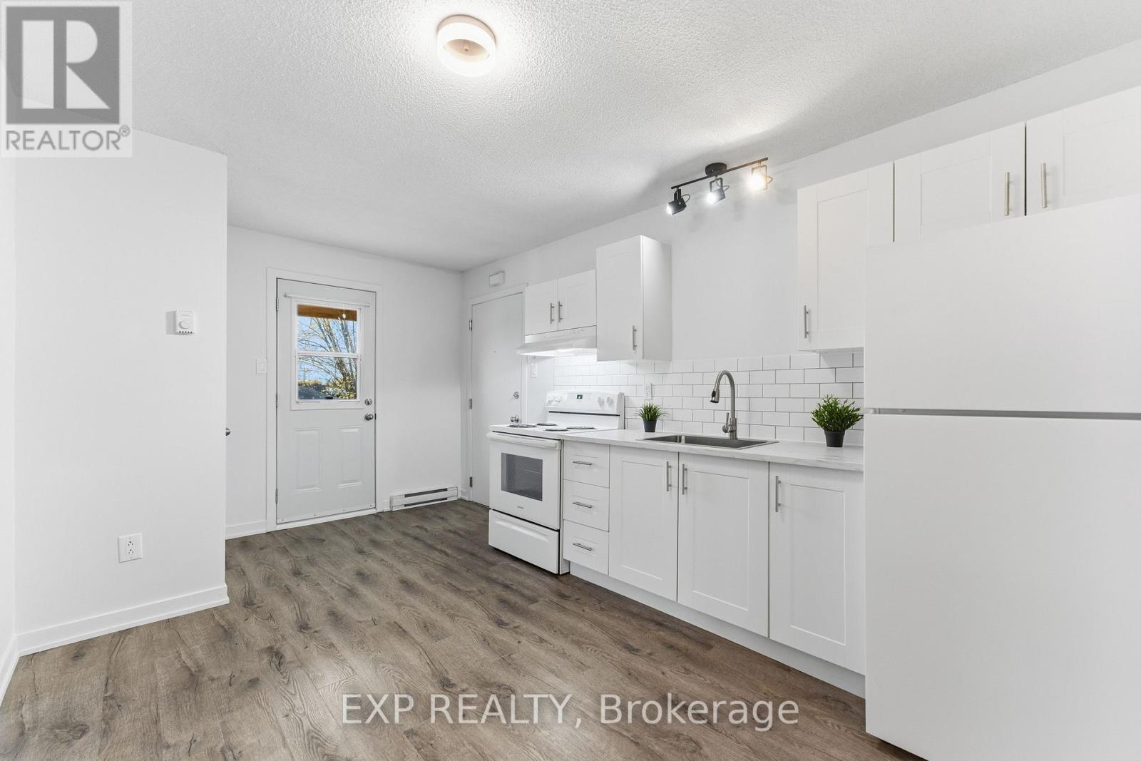 202 - 261 LONGUEUIL STREET, Champlain, Ontario