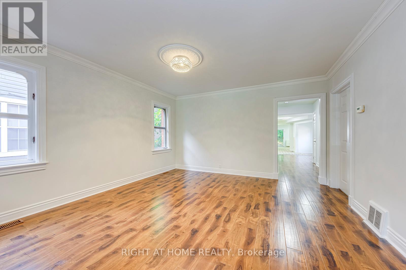 435 Maple Avenue, Oakville, Ontario  L6J 2J2 - Photo 11 - W12484602