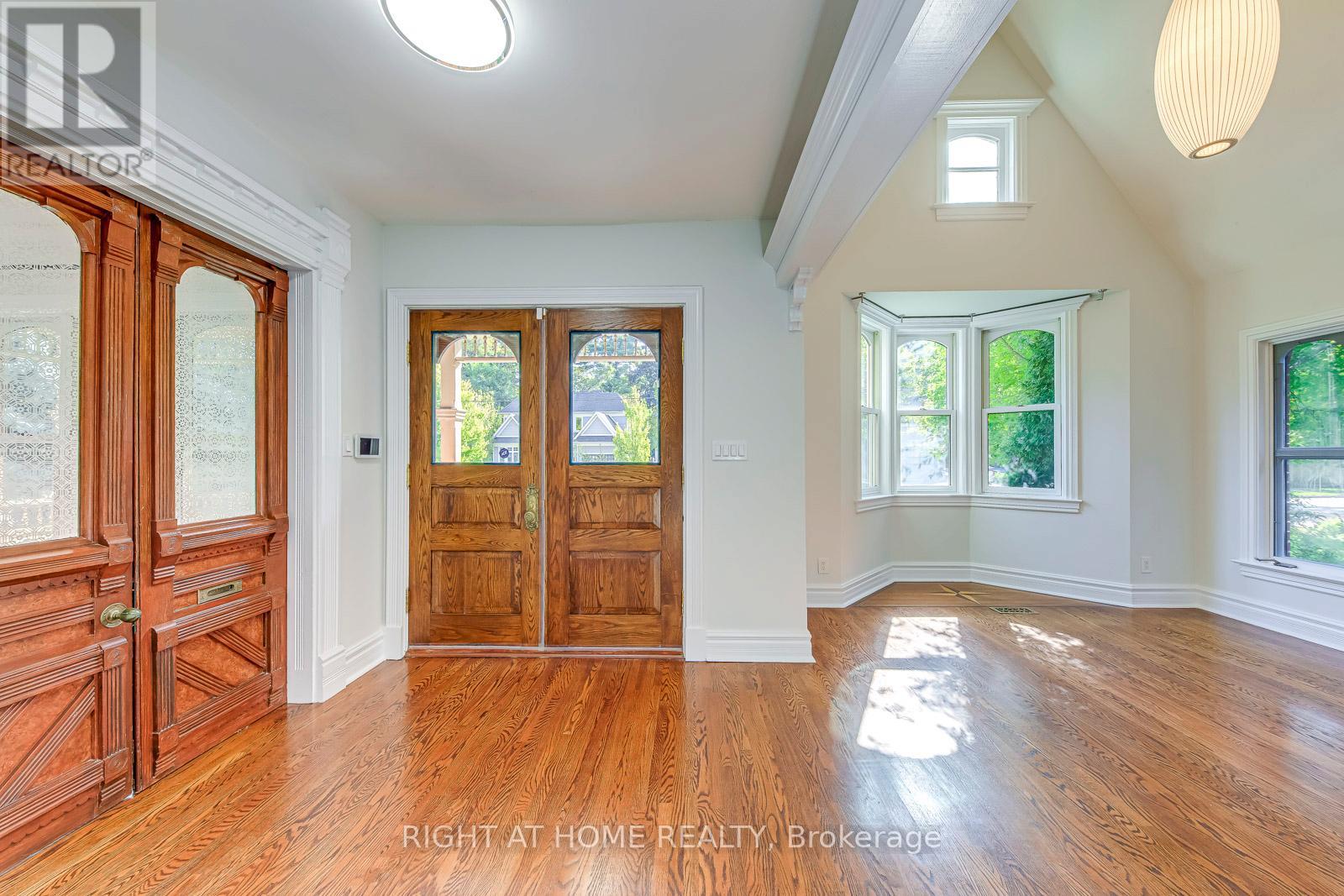 435 Maple Avenue, Oakville, Ontario  L6J 2J2 - Photo 4 - W12484602