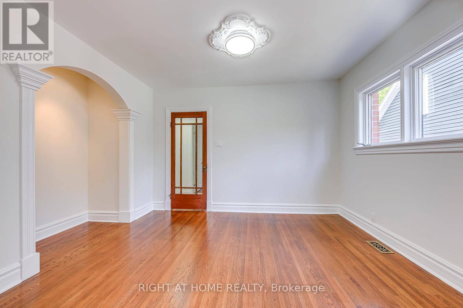 435 Maple Avenue, Oakville, Ontario  L6J 2J2 - Photo 8 - W12484602