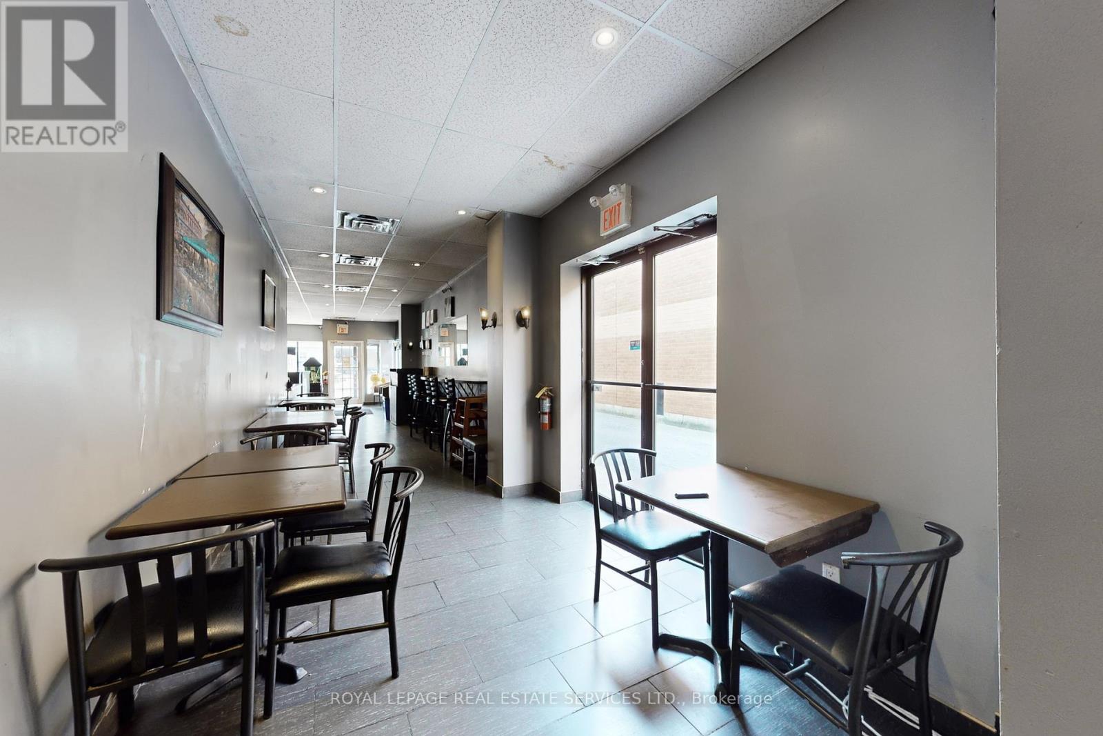 17 Commercial Street, Milton, Ontario  L9T 2H6 - Photo 11 - W12484633