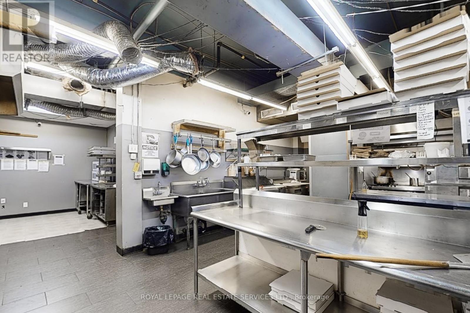 17 Commercial Street, Milton, Ontario  L9T 2H6 - Photo 17 - W12484633