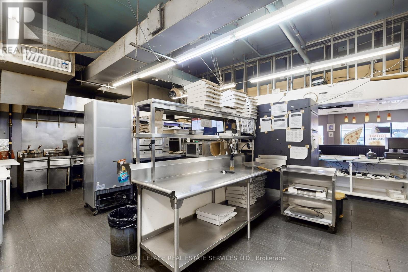 17 Commercial Street, Milton, Ontario  L9T 2H6 - Photo 18 - W12484633