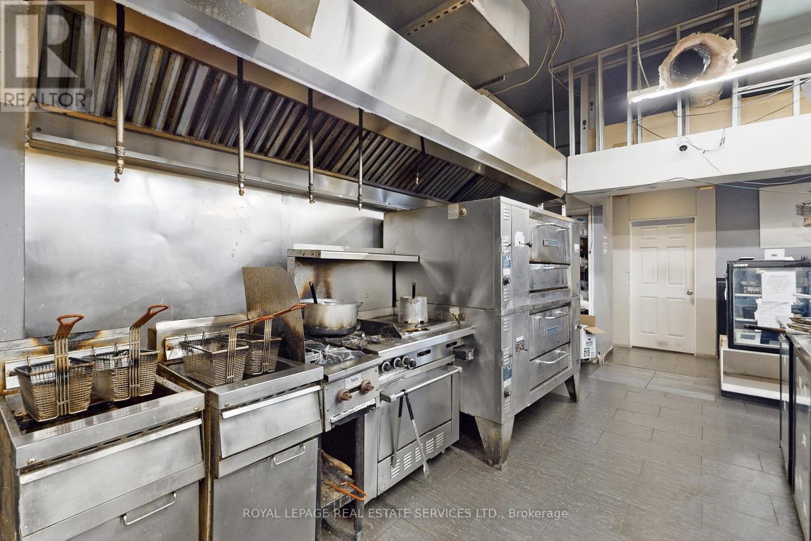 17 Commercial Street, Milton, Ontario  L9T 2H6 - Photo 20 - W12484633