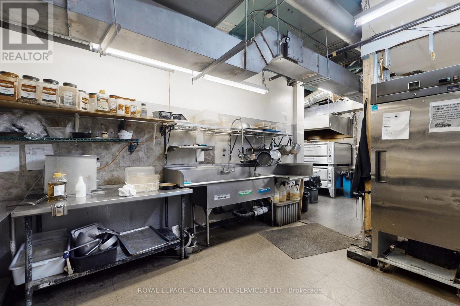 17 Commercial Street, Milton, Ontario  L9T 2H6 - Photo 27 - W12484633