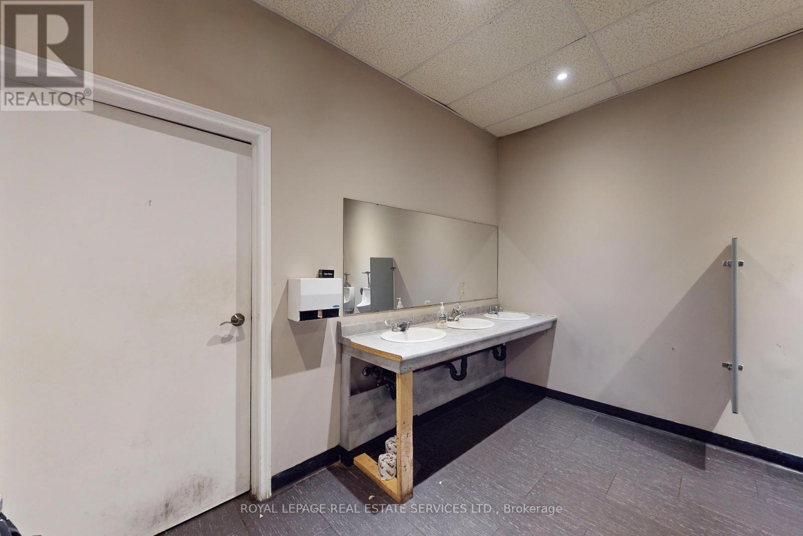 17 Commercial Street, Milton, Ontario  L9T 2H6 - Photo 37 - W12484633