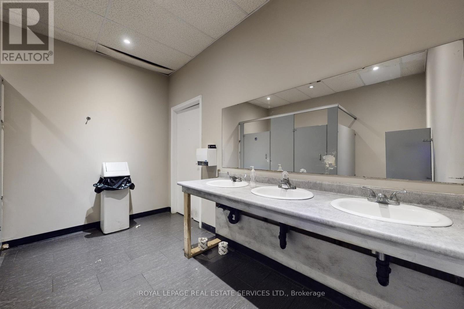 17 Commercial Street, Milton, Ontario  L9T 2H6 - Photo 38 - W12484633