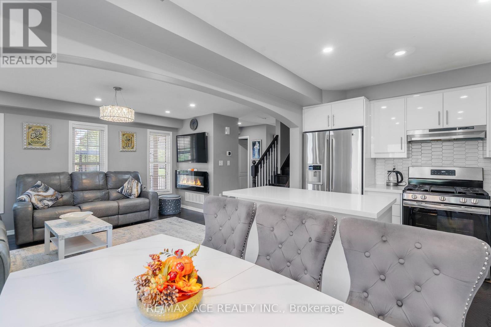 22 Apple Valley Way, Brampton, Ontario  L6P 0W4 - Photo 12 - W12484640