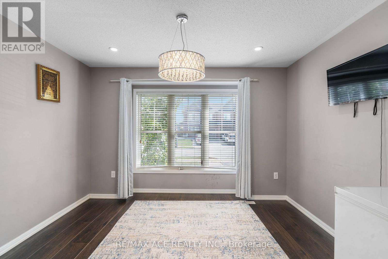 22 Apple Valley Way, Brampton, Ontario  L6P 0W4 - Photo 14 - W12484640