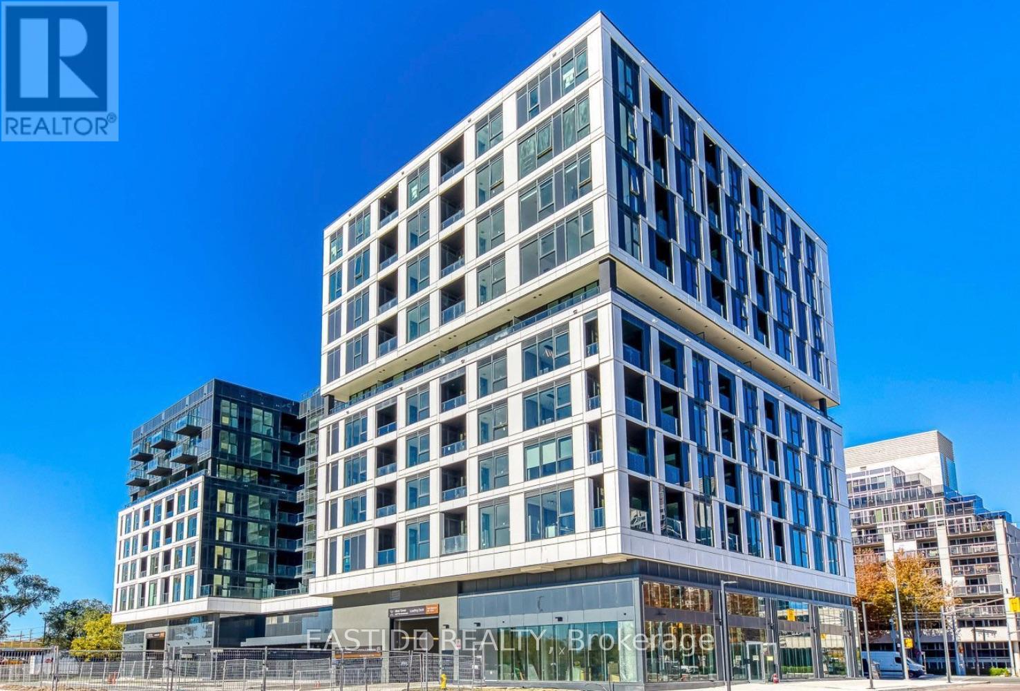 504 - 1037 THE QUEENSWAY, Toronto, Ontario