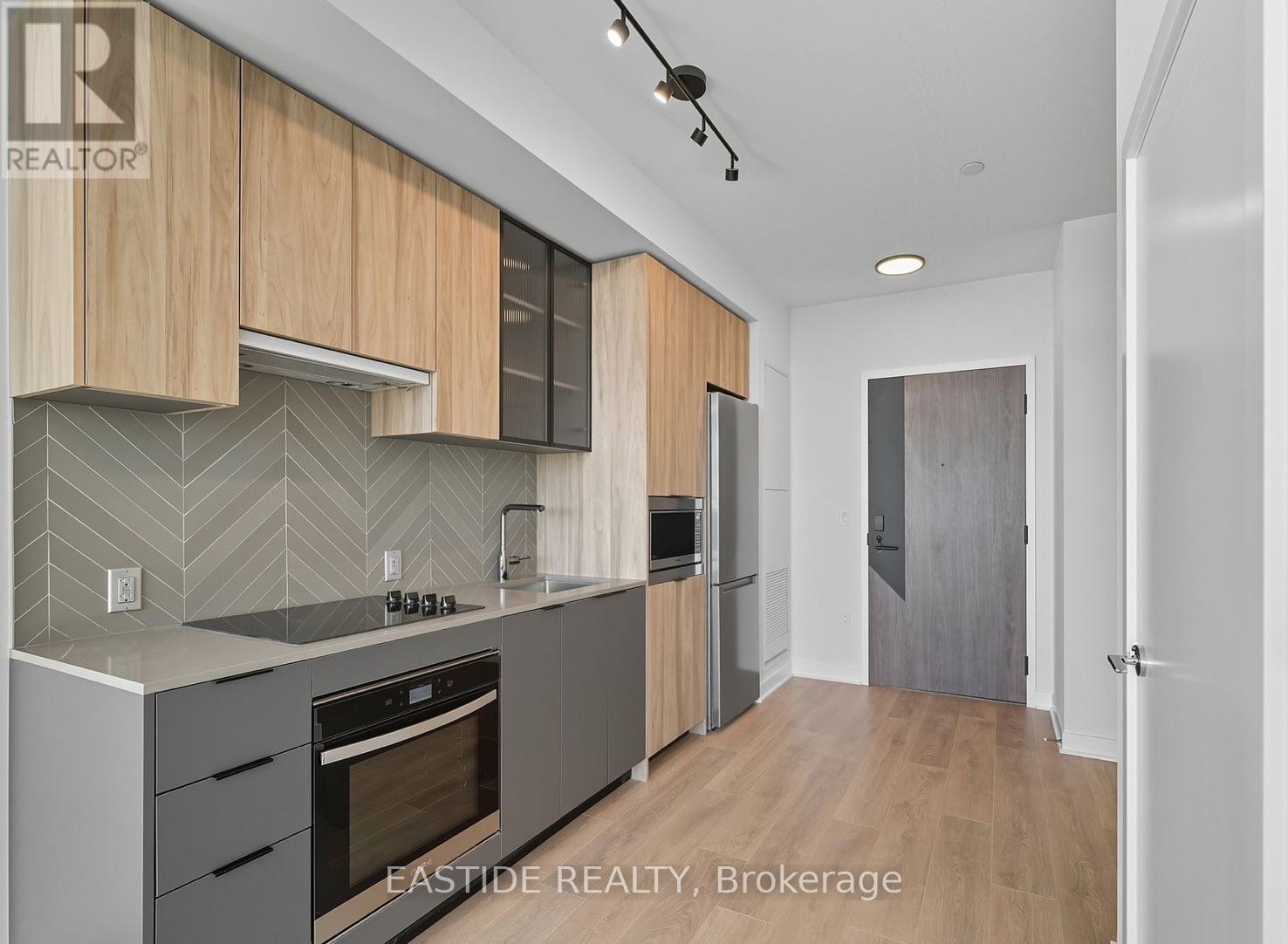 504 - 1037 The Queensway, Toronto, Ontario  M8Z 6C7 - Photo 3 - W12484652