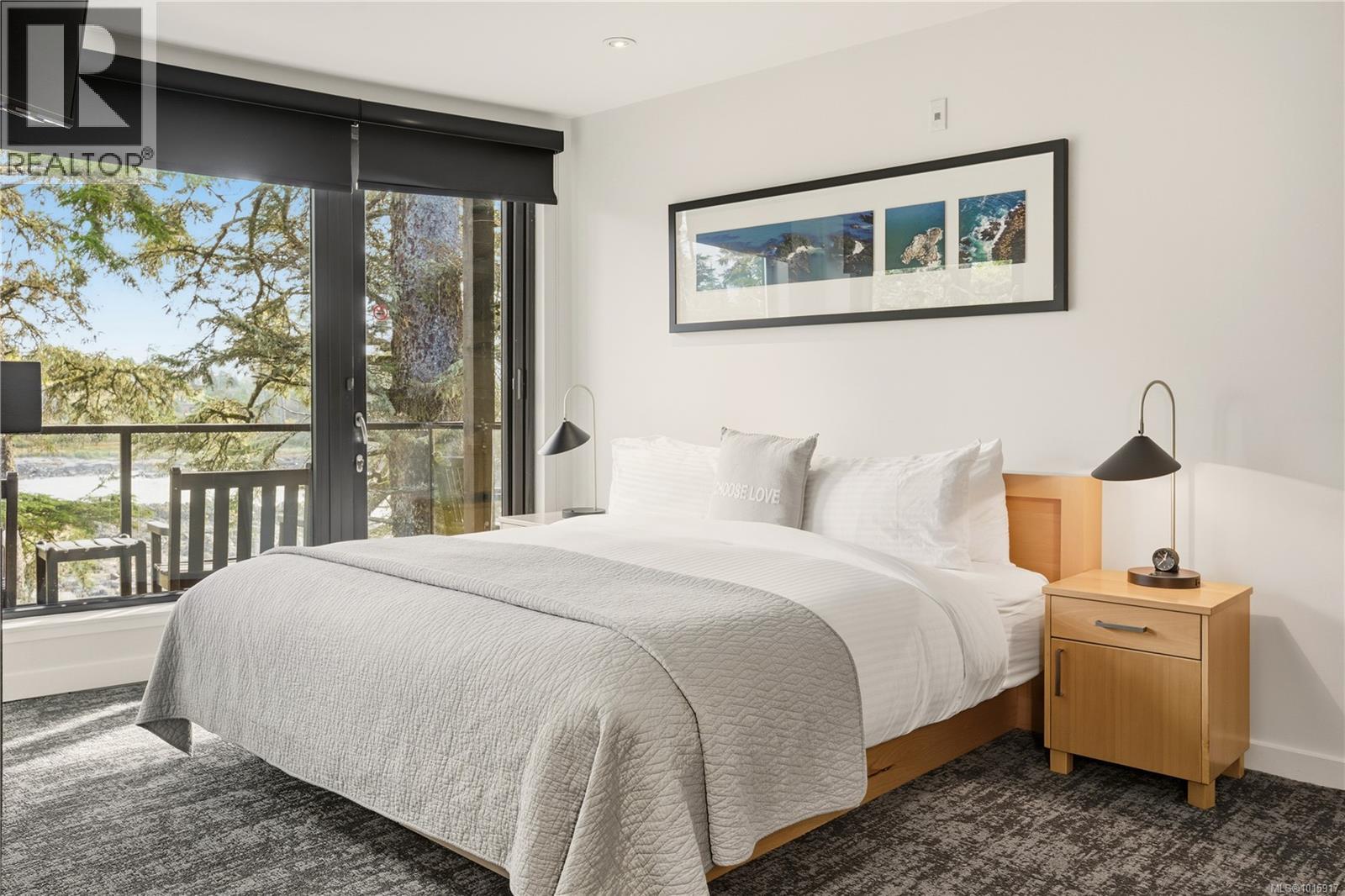 302 596 Marine Dr, Ucluelet, British Columbia  V0R 3A0 - Photo 3 - 1015917