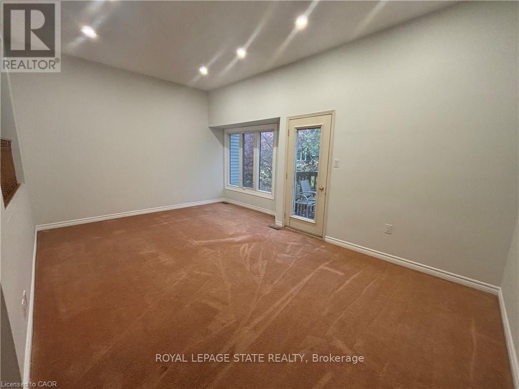 72 Stone Church Road W, Hamilton, Ontario  L9B 2H8 - Photo 15 - X12484604