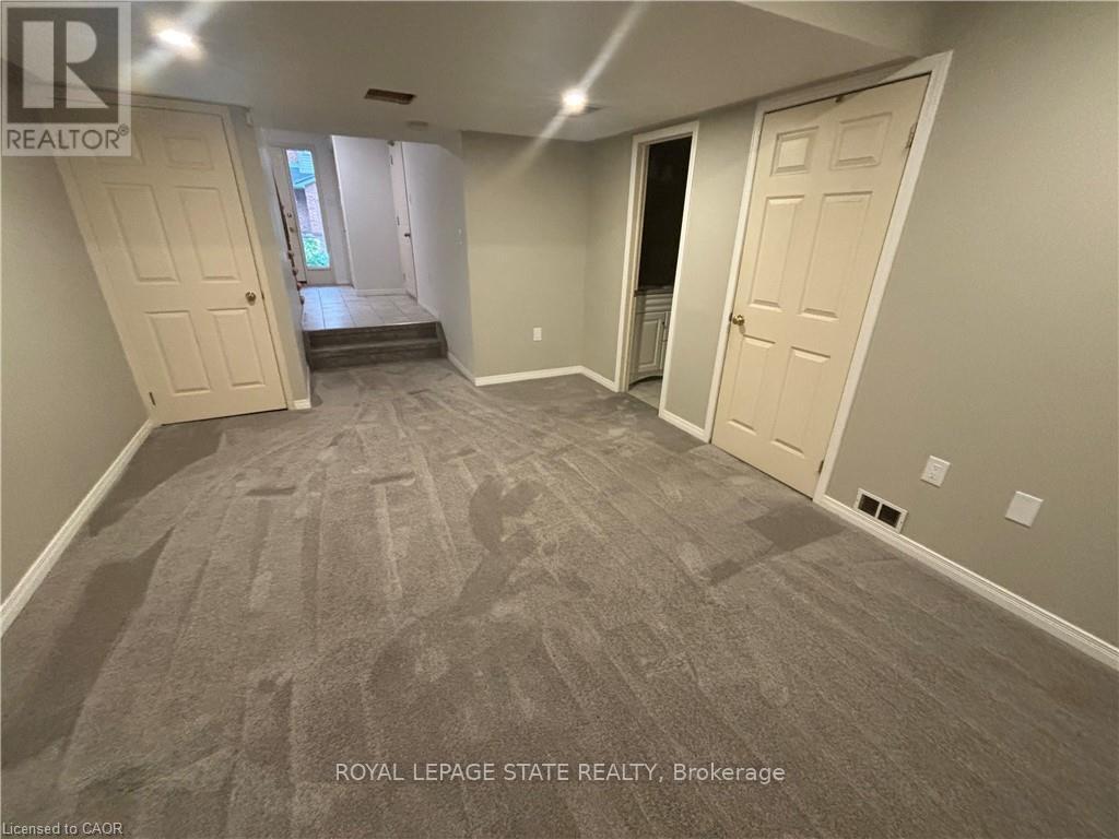 72 Stone Church Road W, Hamilton, Ontario  L9B 2H8 - Photo 3 - X12484604