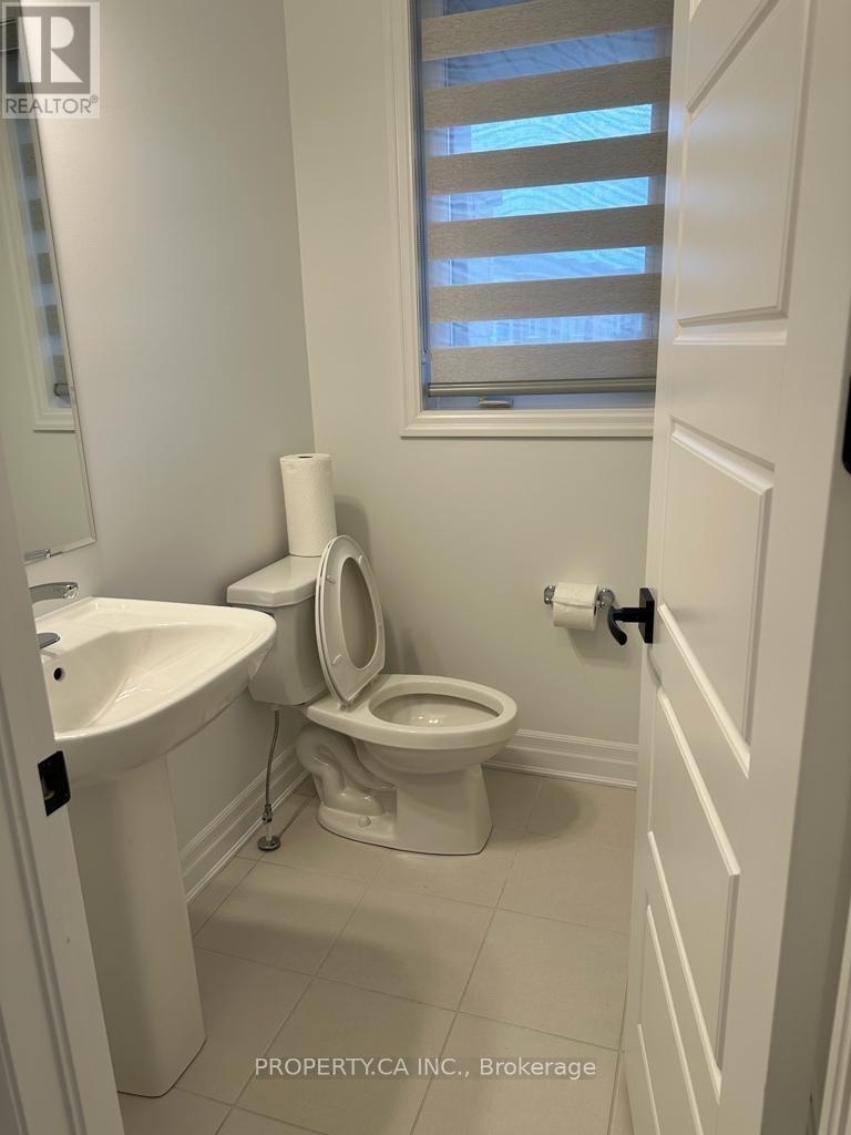91 Histand Trail, Kitchener, Ontario  N2R 0S2 - Photo 3 - X12484608