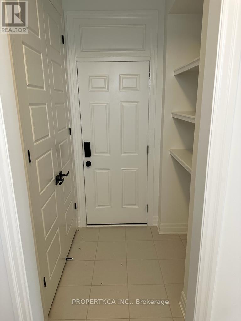 91 Histand Trail, Kitchener, Ontario  N2R 0S2 - Photo 4 - X12484608
