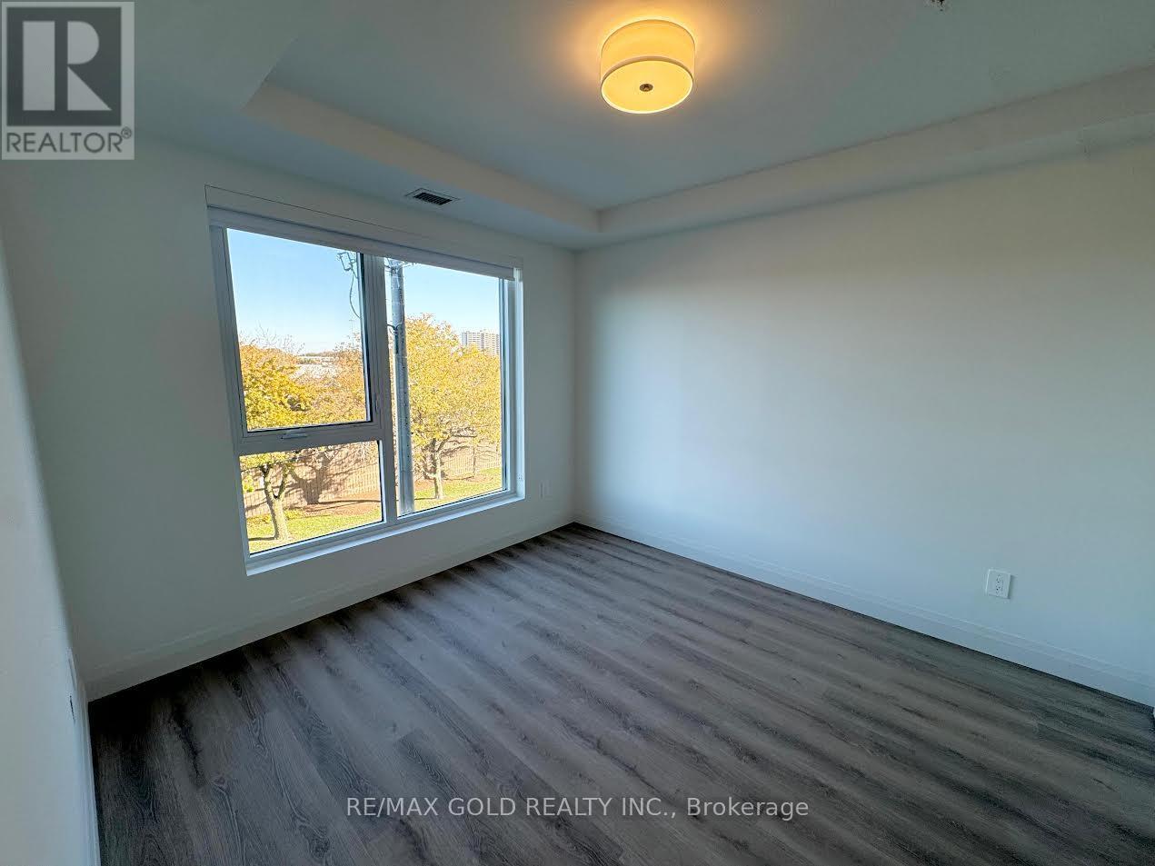 303 - 1333 Weber Street E, Kitchener, Ontario  N2A 1C2 - Photo 4 - X12484610